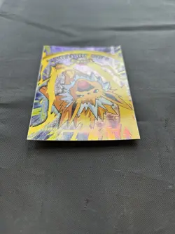 2000 Topps Pokemon TV Series 3 Jolteon Rainbow Foil #135 - NM/LP - Image 4