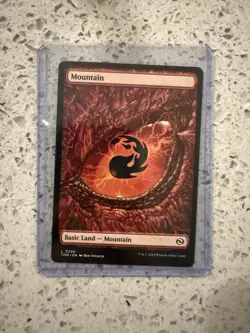 MTG Mountain (0290) Tarkir: Dragonstorm Regular - Image 1