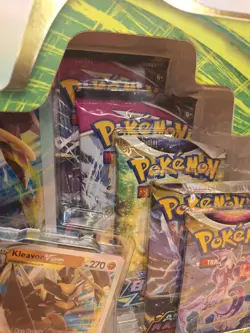 Pokemon TCG: Kleavor VSTAR Premium Collection Pokemon Center - Image 4