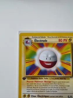 Pokemon TCG Electrode 21/102 Base Set 1st Edition French Near Mint - Image 3
