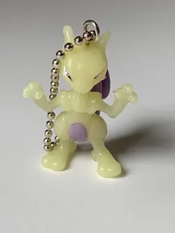 Mewtwo Pokemon Key Chain Keyring Figure Nintendo Gamefreak Japan Vintage New - Image 1