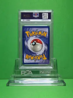 POKEMON 1999 FOSSIL HITMONLEE HOLO 7 PSA 7 - Image 2
