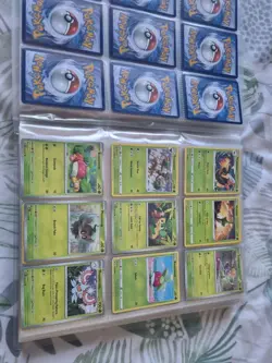 Pokemon Bundle Joblot Binder Mixed Sets 585 CARDS - Image 4