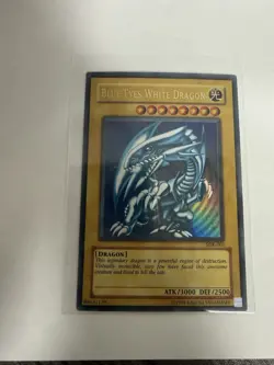 Yu-Gi-Oh! Blue-Eyes White Dragon 3000 ATK Ultra Rare SDK-001 Holo - Image 1