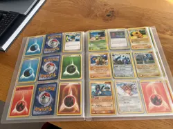 Approximately 200 pokemon cards bundle - Image 1