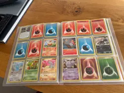 Approximately 200 pokemon cards bundle - Image 5