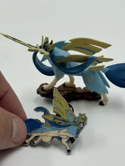 Pokemon TCG Crown Zenith Premium Figure Collection (Shiny Zacian) Pin & Figure - Image 1