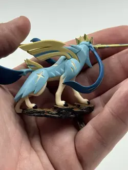 Pokemon TCG Crown Zenith Premium Figure Collection (Shiny Zacian) Pin & Figure - Image 4