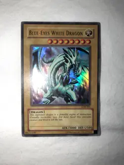2002 Yu-Gi-Oh Blue Eyes White Dragon slight crease front LOB-001 - Image 4