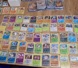 100 Pokemon Bulk Cards + Graded Slab PSA/CGC 7-10 + 4 Sealed Booster Packs. - Image 3