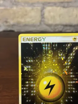Pokemon Lightning Energy Card 104/106 Emerald 2005 Holo SWIRLS! Light Played LP - Image 2