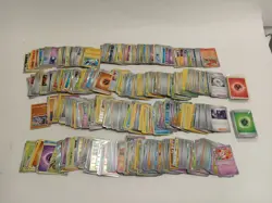 Large Bundle of 500+ Assorted Pokemon Trading Cards Mixed Types - Image 1