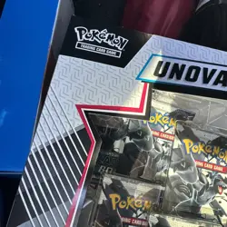 Pokemon TCG: Unova Heavy Hitters Premium Collection Black Bolt & White Flare - Image 5