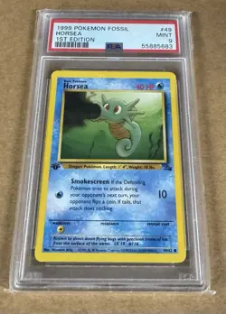 1999 POKEMON FOSSIL HORSEA 49/62 1ST EDITION RARE PSA 9 - Image 1