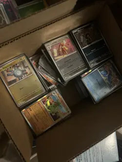 Pokemon Card Bulk 1,100 Cards. 100 Holo/reverse, 900 Common/uncommon, 100 Energy - Image 1