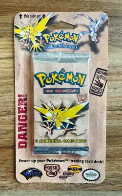 1999 Pokemon Fossil Blister Pack – Zapdos Artwork (Factory Sealed, w/ Case) - Image 2