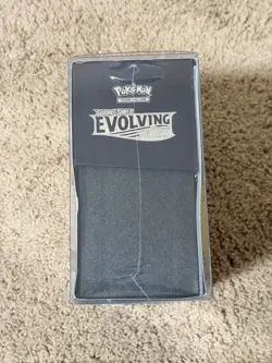 Pokemon TCG Sword & Shield Evolving Skies Elite Trainer Box w Plastic Display - Image 2