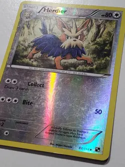 REVERSE HOLO Herdier 82/114 LP - Black White Pokemon Card - Midori Harada Art - Image 2