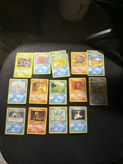 Pokemon TCG Fossil 18 Card Lot WOTC INCLUDES TWO HOLO RARE CARDS - Image 1