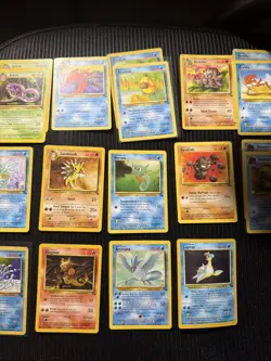 Pokemon TCG Fossil 18 Card Lot WOTC INCLUDES TWO HOLO RARE CARDS - Image 3