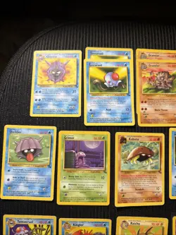Pokemon TCG 17 Card Fossil Lot WOTC INCLUDES TWO RARE CARDS - Image 4