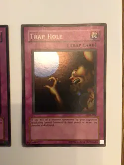 Yugioh! Trap Hole PLAYSET LOB-058 Super Rare LP/MP x3 - Image 2