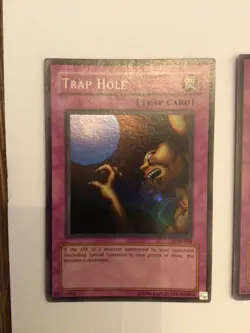 Yugioh! Trap Hole PLAYSET LOB-058 Super Rare LP/MP x3 - Image 3