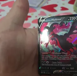 Pokemon TCG Galarian Moltres v 97/198 Ultra Rare Holo Chilling Reign - Image 2