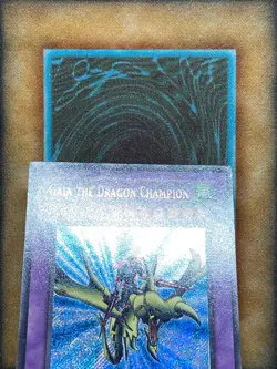 Yugioh Gaia The Dragon Champion LOB-125 Secret Rare GLOSSY UNLIMTED Edition LP - Image 3
