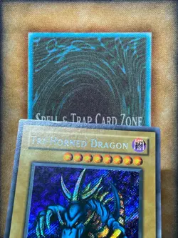 Yugioh Tri-Horned Dragon LOB-000 Secret Rare 1ST EDITION WAVY PRINT LP - Image 2