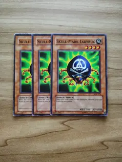 Yu-Gi-Oh! - Skull-Mark Ladybug 3X - Complete Playset - Image 1