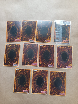 Yugioh Lot of 11 Blue Eyes Dragon Cards - Image 3