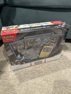 Pokemon Trading Card Game: Black Kyurem Ex & Melmetal Ex Box - Image 2