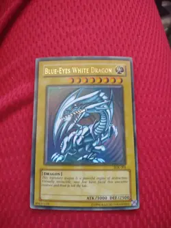 Blue-Eyes White Dragon SDK-001 Starter Deck: Kaiba Unlimited - Image 1