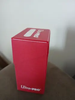 Ultra Pro Pro Deck Trading card game storage box - Red - Image 4