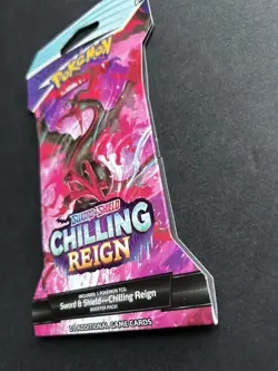 Pokemon: Sword & Shield Chilling Reign Sleeved Booster Pack 820650808470 - Image 3