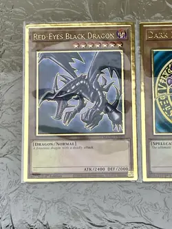 Blue-Eyes White Dragon + Dark Magician + Red-Eyes | MAGO Premium Gold | YuGiOh! - Image 2