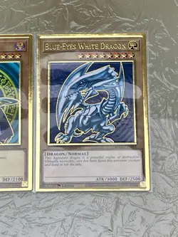 Blue-Eyes White Dragon + Dark Magician + Red-Eyes | MAGO Premium Gold | YuGiOh! - Image 4