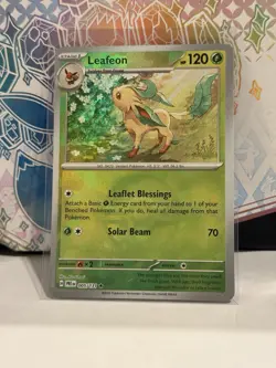 Leafeon 005/131 (Poke ball Reverse Holo) SV Prismatic Evolutions Pokemon - NM - Image 1