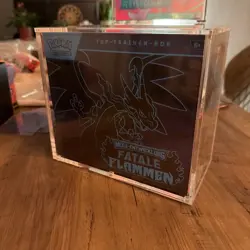 Pokemon Mega Entwicklung Fatale Flammen Top Trainer Box deutsch Sealed Acrylglas - Image 1