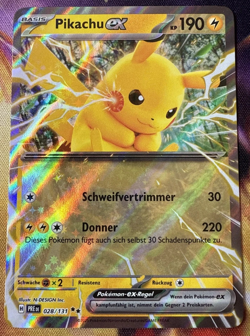 Pikachu EX 028/131 Prismatische Entwicklungen Deutsch NM Pokemon Holo - Image 1