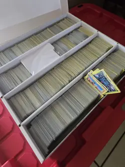 Pokemon TCG Bulk Lot 4000+ Cards, Common, Uncommon, Energies , Holos & Non-Holos - Image 2