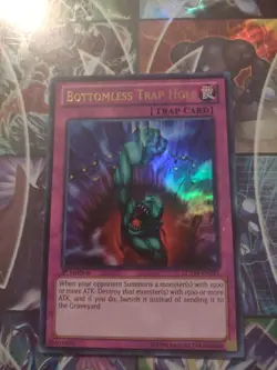 Bottomless Trap Hole LCYW-EN181 Legendary Collection 3: Yugi's World 1st Edition - Image 1