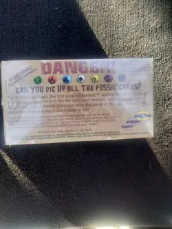 Pokemon Fossil 1st Edition Booster Box Sealed 1999 Wizards of the Coast - Image 3