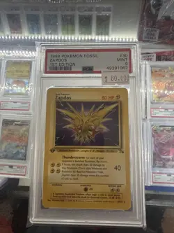 1999 Pokemon Fossil Zapdos #30 1st Edition Non Holo PSA 9 MINT - Image 1