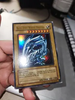 Blue-Eyes White Dragon - SDK-001 - Ultra Rare - Unlimited - Image 1