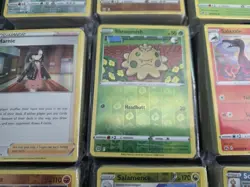 Pokemon TCG - Sword & Shield Bulk Lot #1 - 1000+ Cards including 300+ Holofoil - Image 4