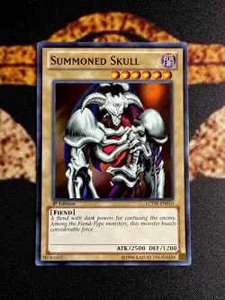 🔥YUGIOH • SUMMONED SKULL • SUPER RARE • LCYW-EN010 • 1st EDITION • NM🔥 - Image 1