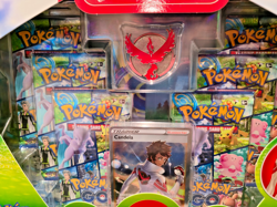 Pokemon TCG Pokemon GO Special Team Valor Collection Box - 6 Packs - NEW 820650850530 - Image 2
