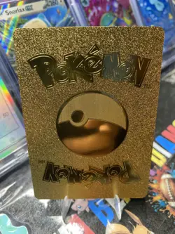 Pikachu V Gold Foil Fan Art Vinyl Collector Pokemon Display Card 170/185 - Image 2